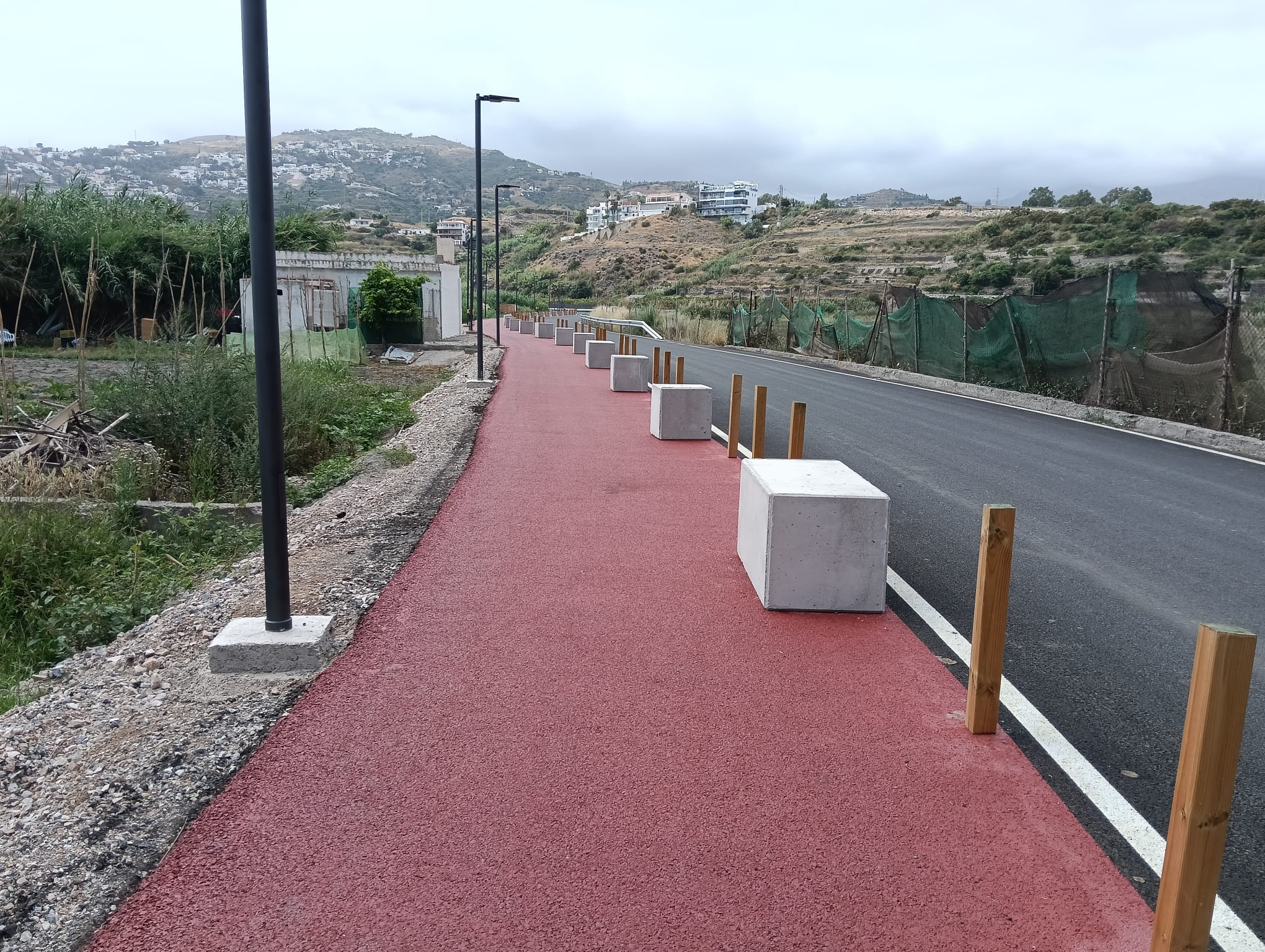 salobrena-abre-un-nuevo-eje-peatonal-y-ciclista-entre-la-zona-hotelera-y-la-guardia-tras-una-inversion-de-240-000-euros