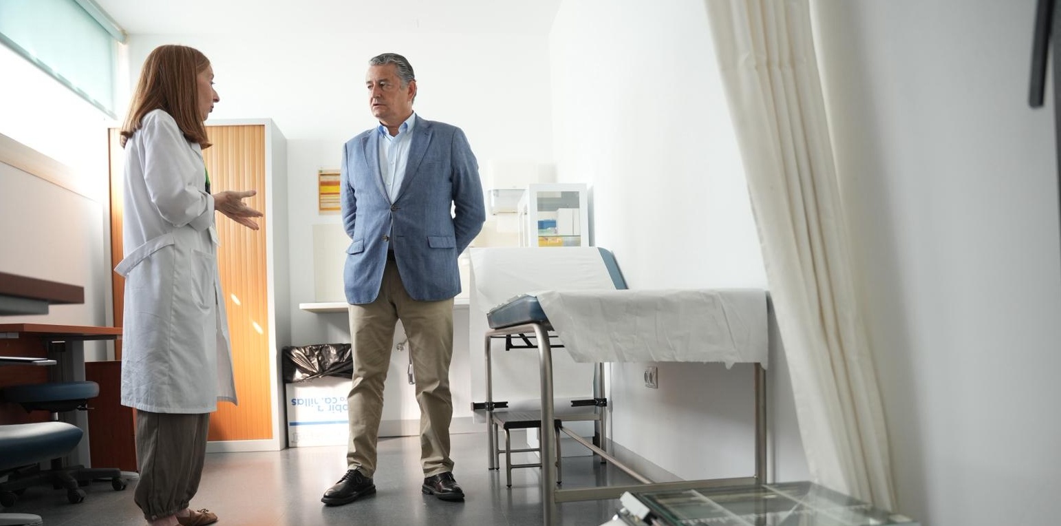 el-plan-verano-2026-preve-5-302-contratos-en-granada-y-215-millones-para-reforzar-la-sanidad-un-124-mas