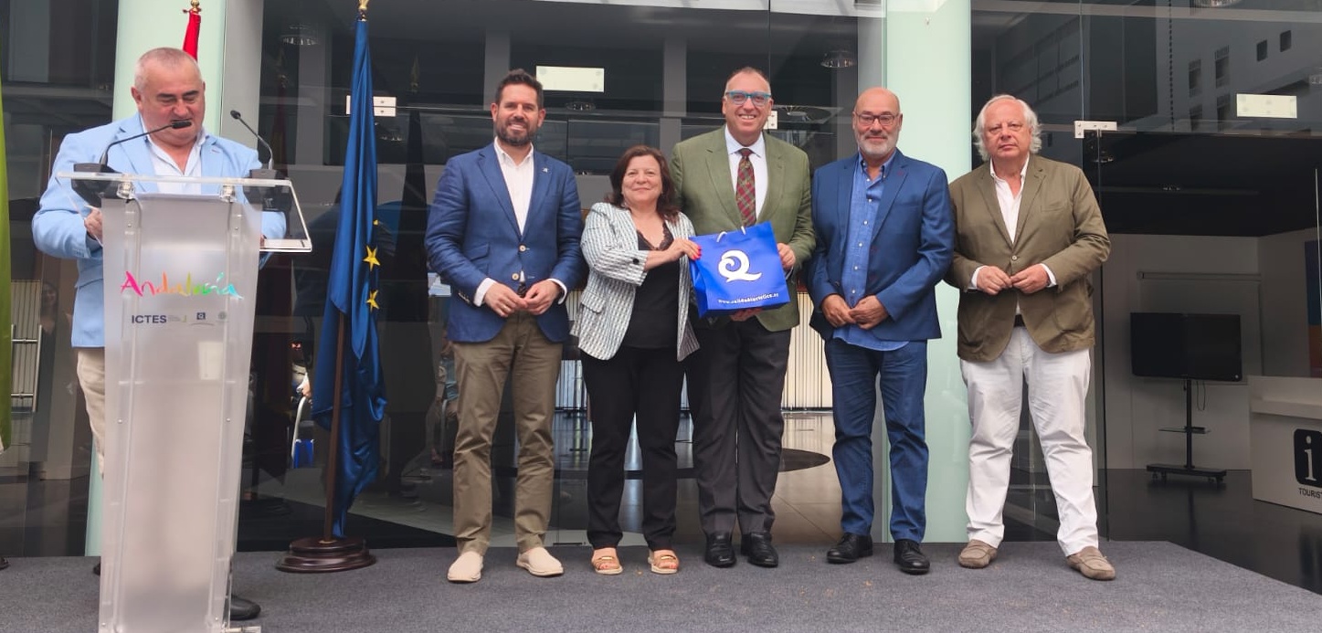 la-playa-de-la-charca-recibe-de-nuevo-la-q-de-calidad-y-refuerza-la-apuesta-turistica-de-salobrena