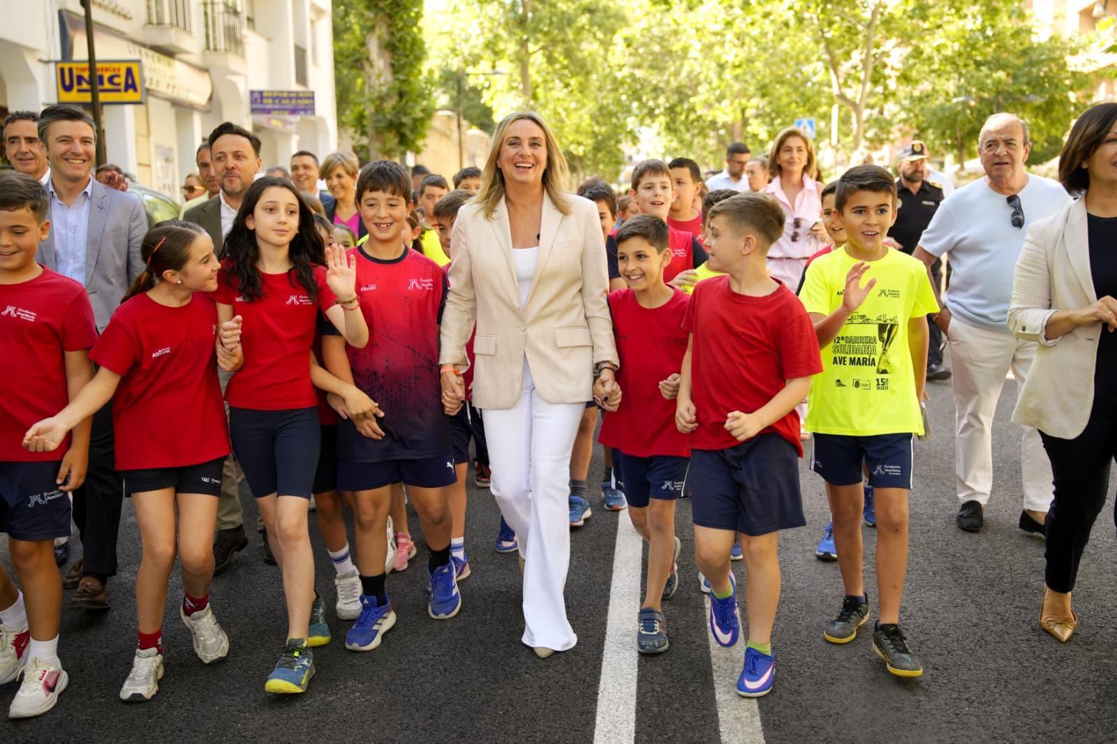 granada-inaugura-la-renovada-avenida-de-cervantes-un-bulevar-peatonal-de-34-millones-de-euros-zonas-infantiles-y-mejoras-de-movilidad