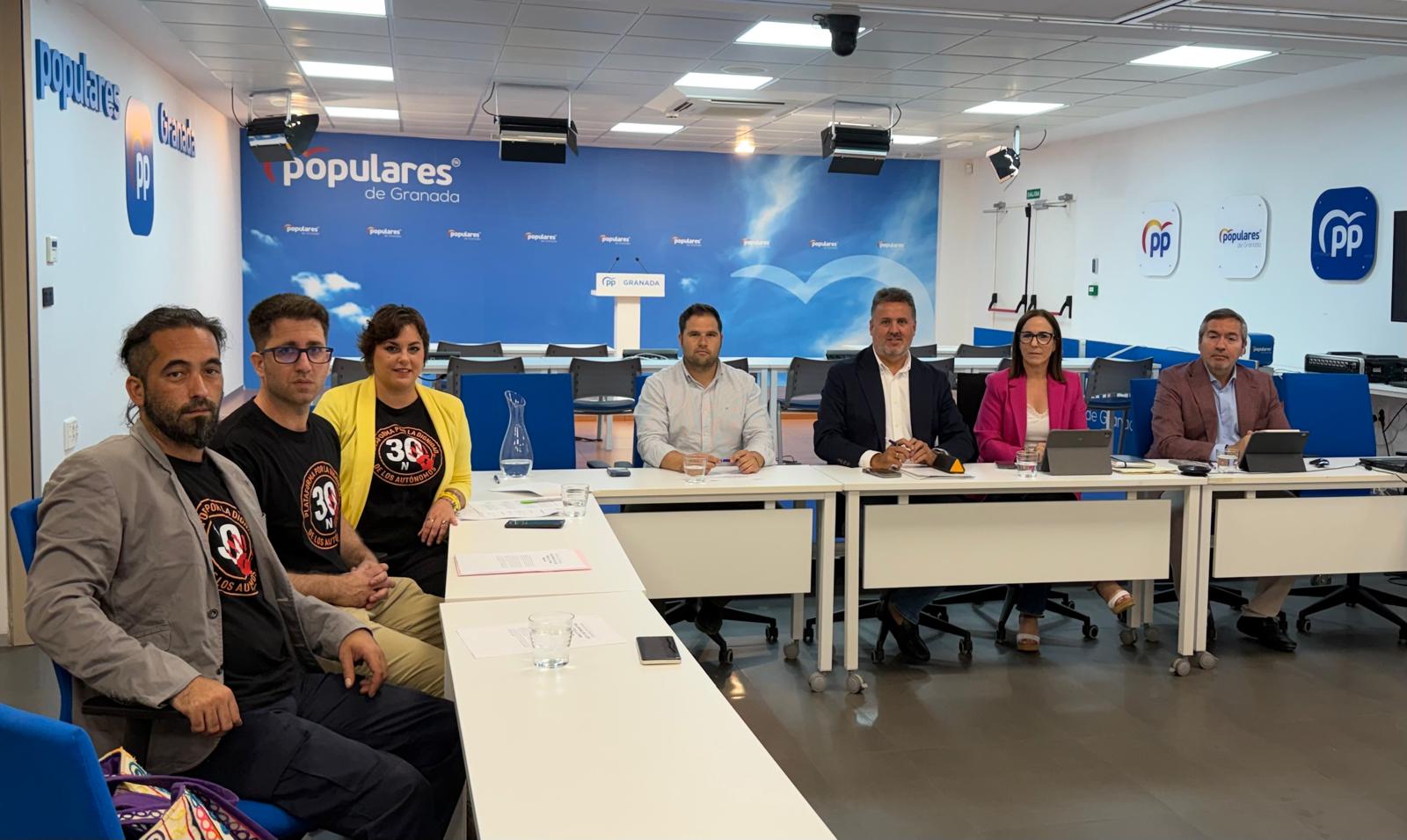 granada-el-pp-denuncia-la-asfixia-de-los-autonomos-y-plantea-una-rebaja-de-impuestos-y-burocracia