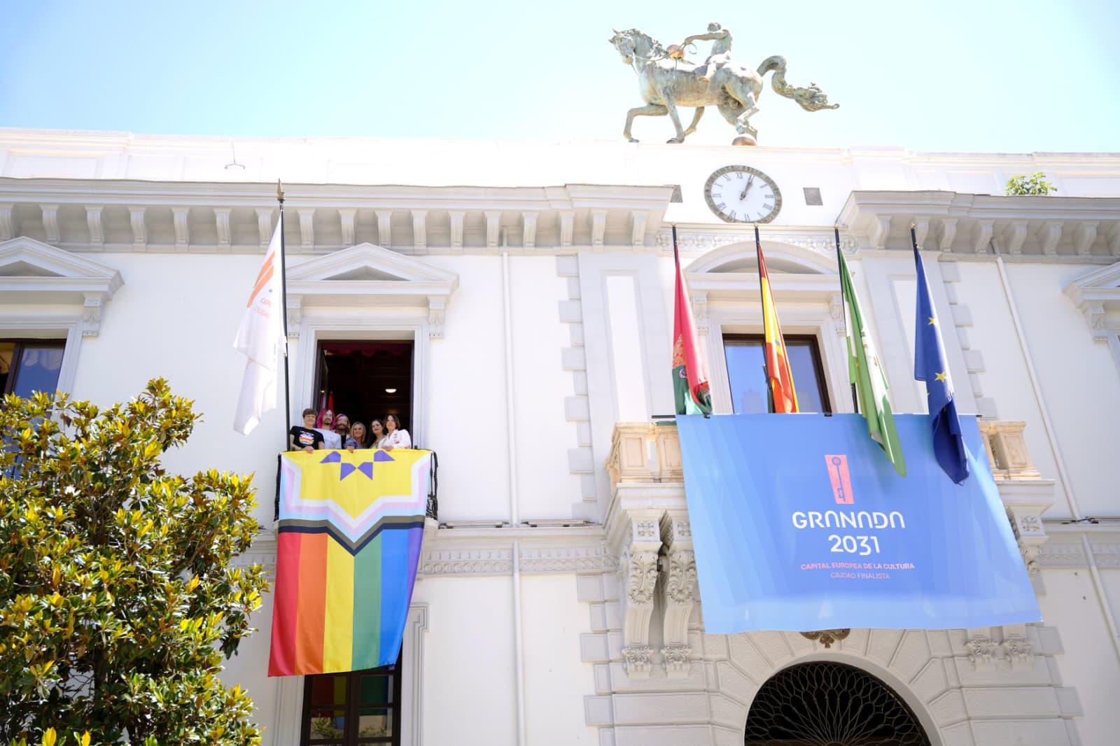 el-ayuntamiento-de-granada-renueva-su-compromiso-con-la-libertad-la-igualdad-y-la-diversidad-en-el-dia-del-orgullo