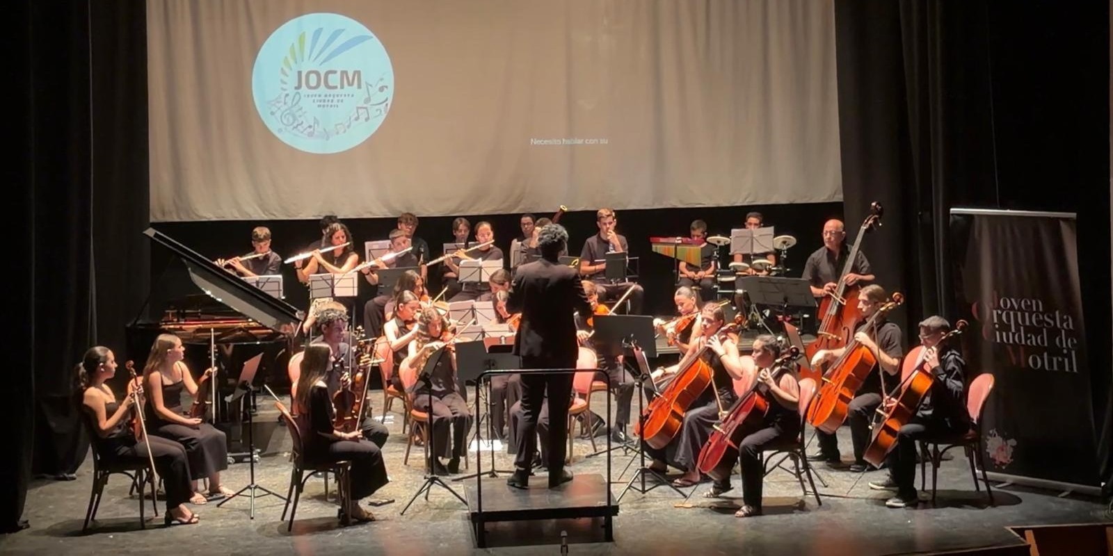 la-joven-orquesta-ciudad-de-motril-firma-un-recital-arrollador-y-pone-en-pie-a-un-teatro-calderon-repleto-de-publico