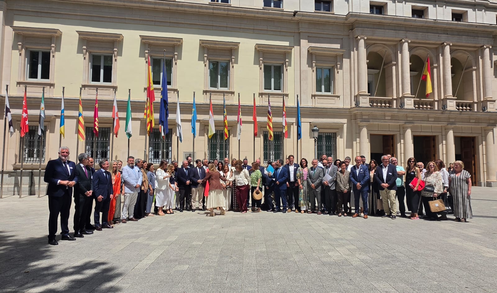 motril-el-senado-respalda-a-los-chiringuitos-y-pide-frenar-la-reforma-del-reglamento-de-costas