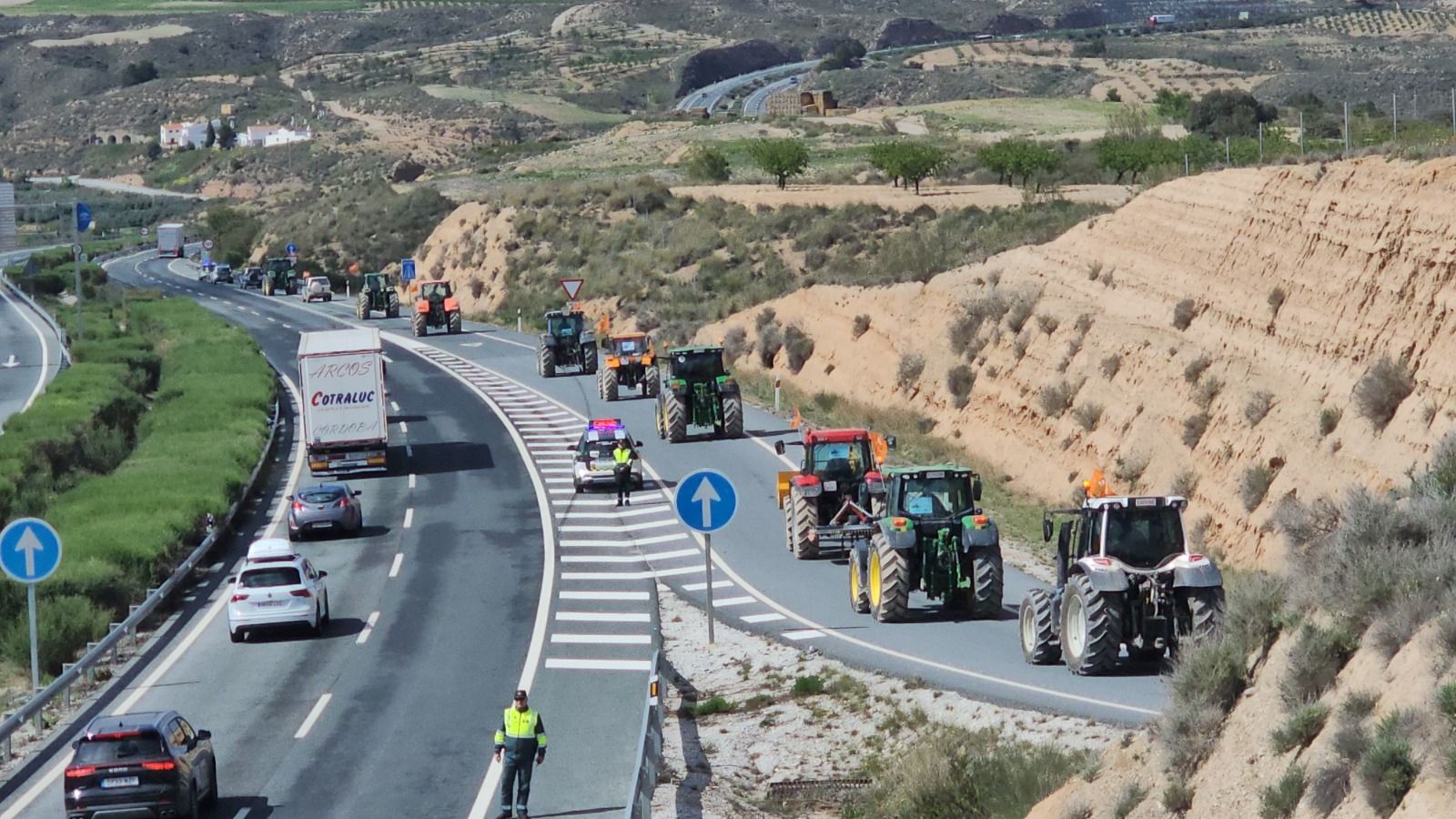 el-gobierno-mantiene-la-ayuda-al-gasoleo-agricola-y-anade-165-millones-para-fertilizantes