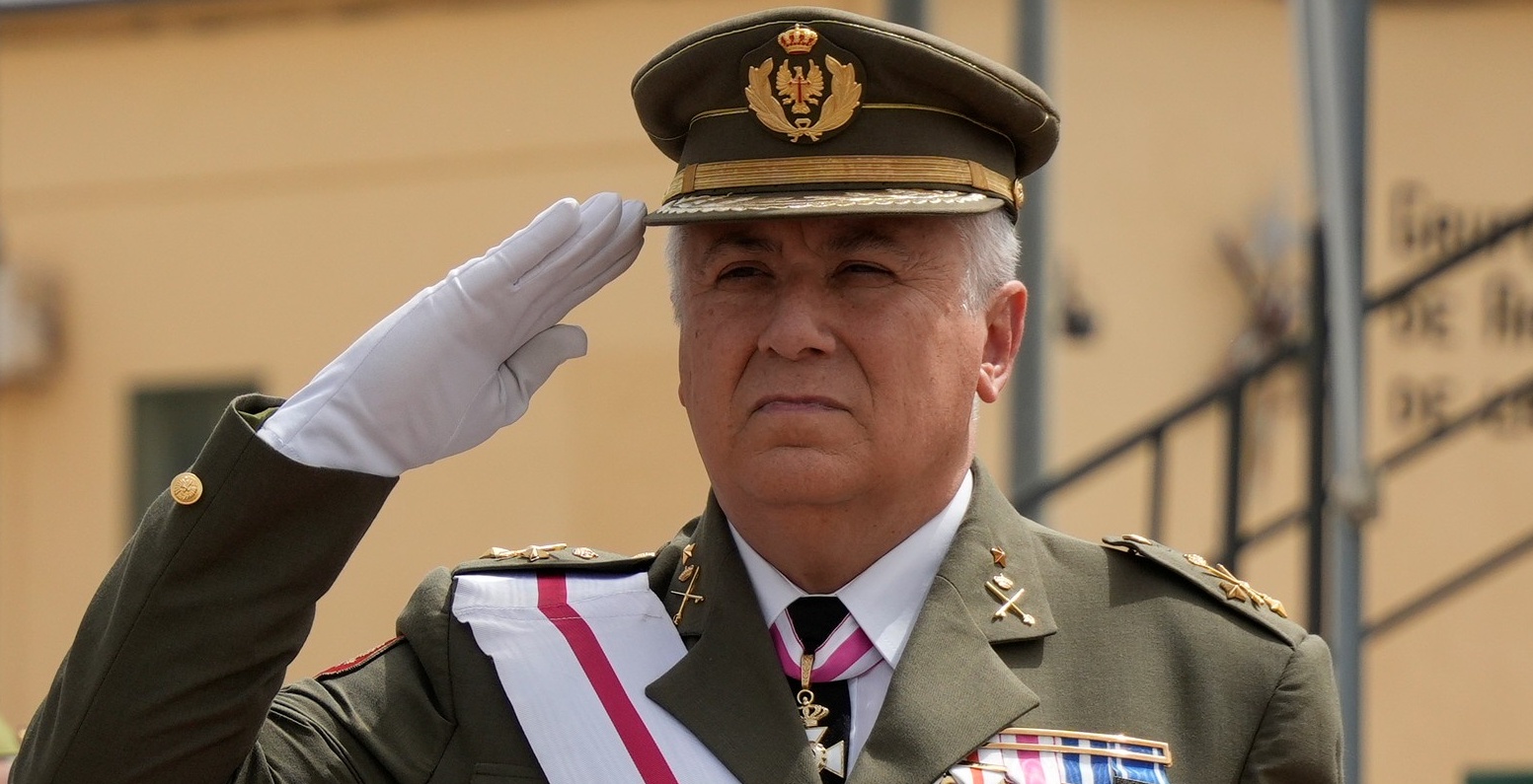 un-teniente-general-antonio-jesus-cabrerizo-con-raices-familiares-en-motril-recibe-el-premio-nacional-de-periodismo-jose-ortega-munilla-por-un-articulo-publicado-en-la-voz-de-almeria