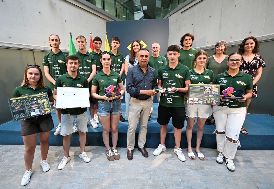 granada-la-diputacion-reconoce-al-equipo-imo-racing-de-iznalloz-por-su-clasificacion-para-la-final-mundial-de-stem-racing