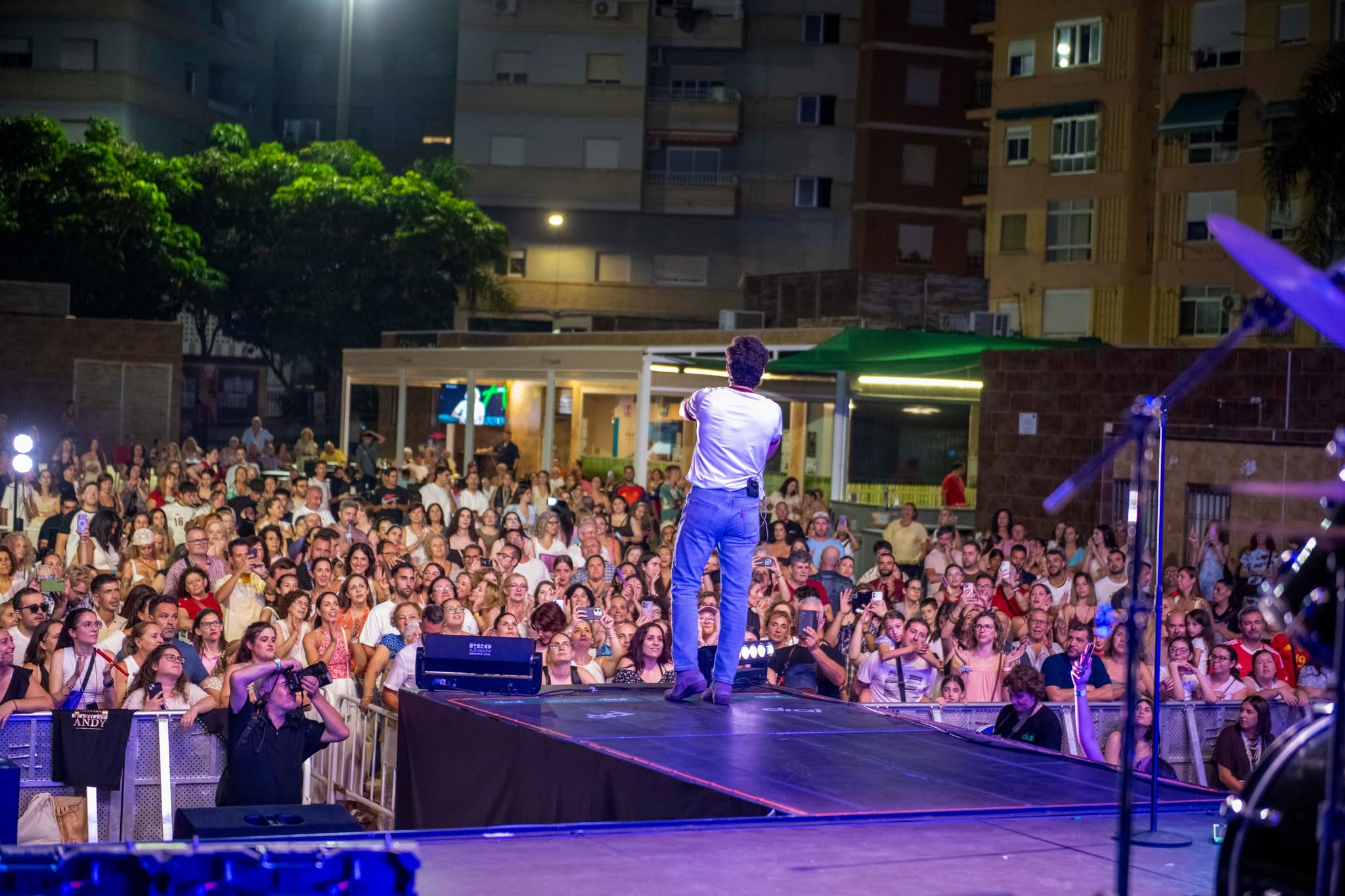 motril-la-gira-de-verano-de-cadena-dial-volvio-a-triunfar-pese-al-partido-de-espana