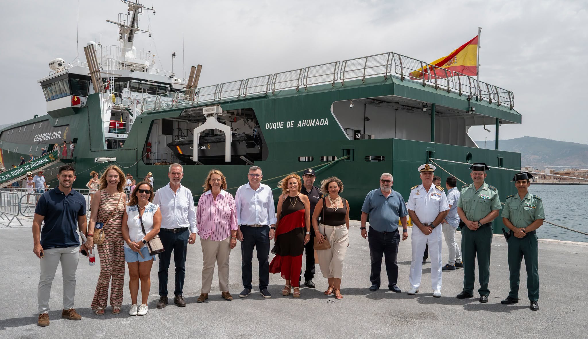 motril-miles-de-miradas-al-mar-en-la-jornada-de-puertas-abiertas-del-puerto