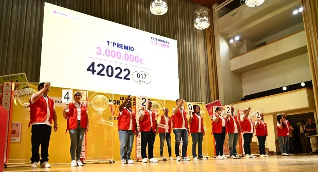 el-sorteo-de-oro-de-cruz-roja-reparte-mas-de-siete-millones-de-euros-en-su-estreno-en-granada