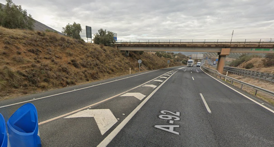 guadix-la-guardia-civil-investiga-a-un-conductor-de-71-anos-tras-recorrer-34-kilometros-en-sentido-contrario-por-la-a-92