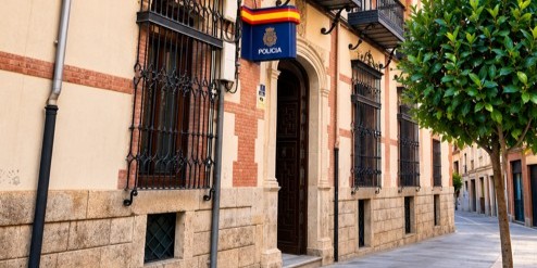 granada-investigan-en-baza-a-un-hombre-por-dejar-que-su-perro-matara-a-un-gato-de-una-colonia-felina