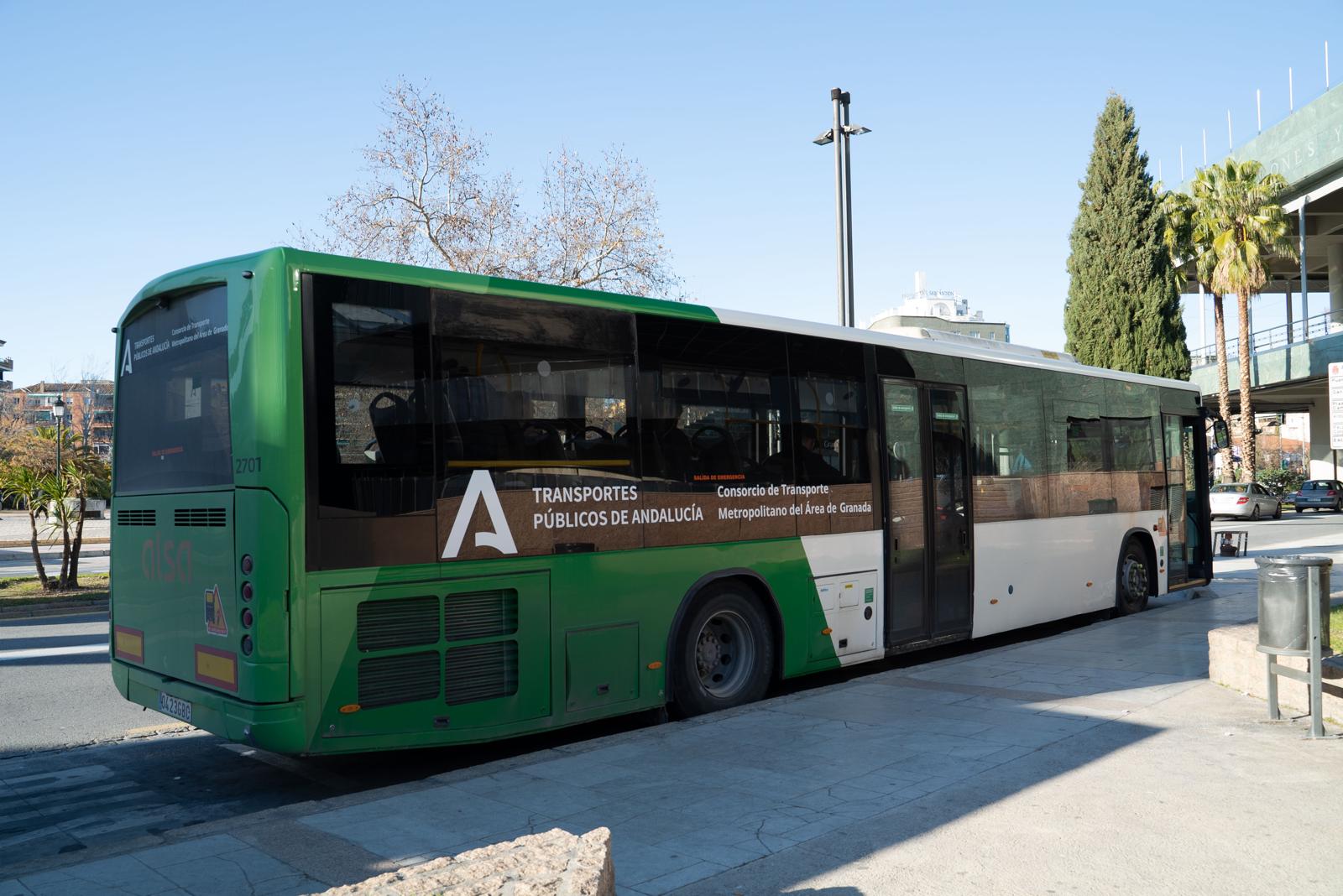 huetor-santillan-beas-de-granada-y-moclin-ya-cuentan-con-las-primeras-lineas-de-autobus-renovadas-de-granada