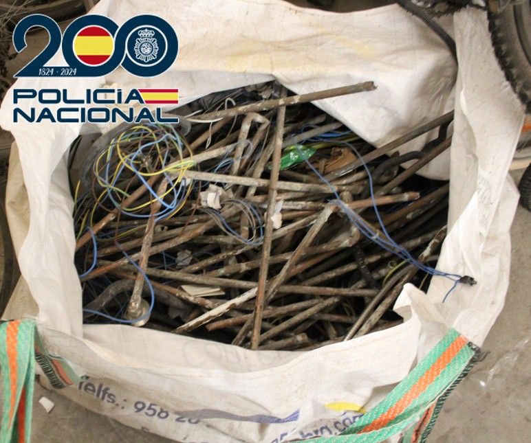 granada-la-policia-detiene-a-cuatro-personas-por-el-robo-de-13-000-metros-de-cable-de-cobre-valorados-en-49-000-euros