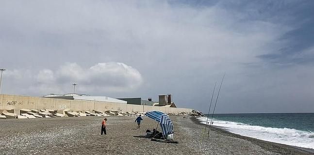 la-asociacion-de-pescadores-costa-tropical-rechaza-la-propuesta-del-psoe-de-motril-de-prohibir-la-pesca-en-la-playa-canina