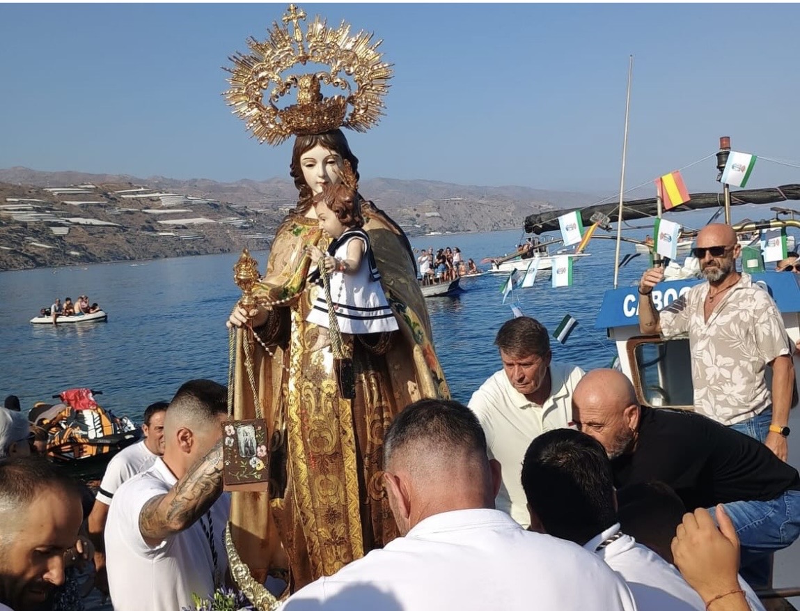 castell-de-ferro-se-viste-de-fiesta-cuatro-dias-de-musica-tradicion-y-devocion-para-celebrar-por-todo-lo-alto-a-la-virgen-del-carmen