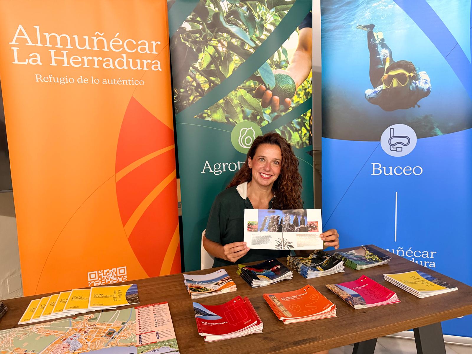 almunecar-y-la-herradura-renovaran-su-material-turistico-con-50-000-nuevos-planos-y-siete-guias-tematicas