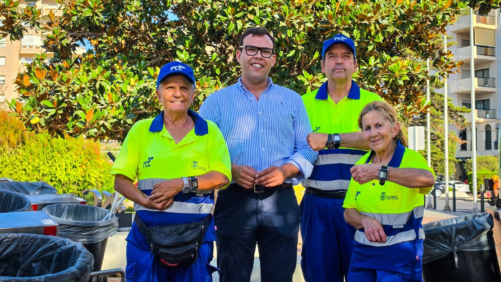motril-incorpora-pulseras-inteligentes-para-prevenir-golpes-de-calor-entre-los-trabajadores-de-limpieza