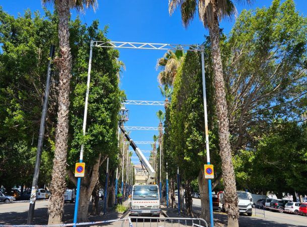 comienza-el-montaje-de-la-feria-de-almunecar-prohibido-aparcar-en-el-recinto-blas-infante
