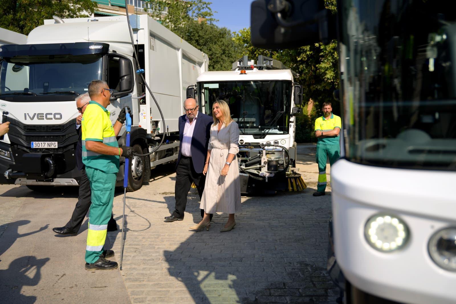 granada-amplia-su-flota-de-limpieza-con-110-vehiculos-y-alcanza-los-160-nuevos-equipos-en-servicio