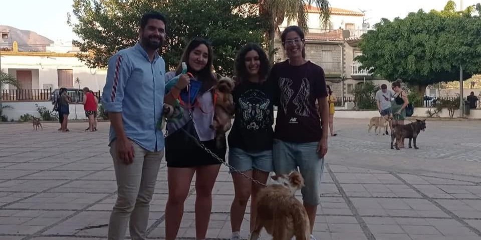 el-ayuntamiento-de-salobrena-y-el-colegio-de-veterinarios-organizan-una-campana-de-vacunacion-antirrabica-en-lobres