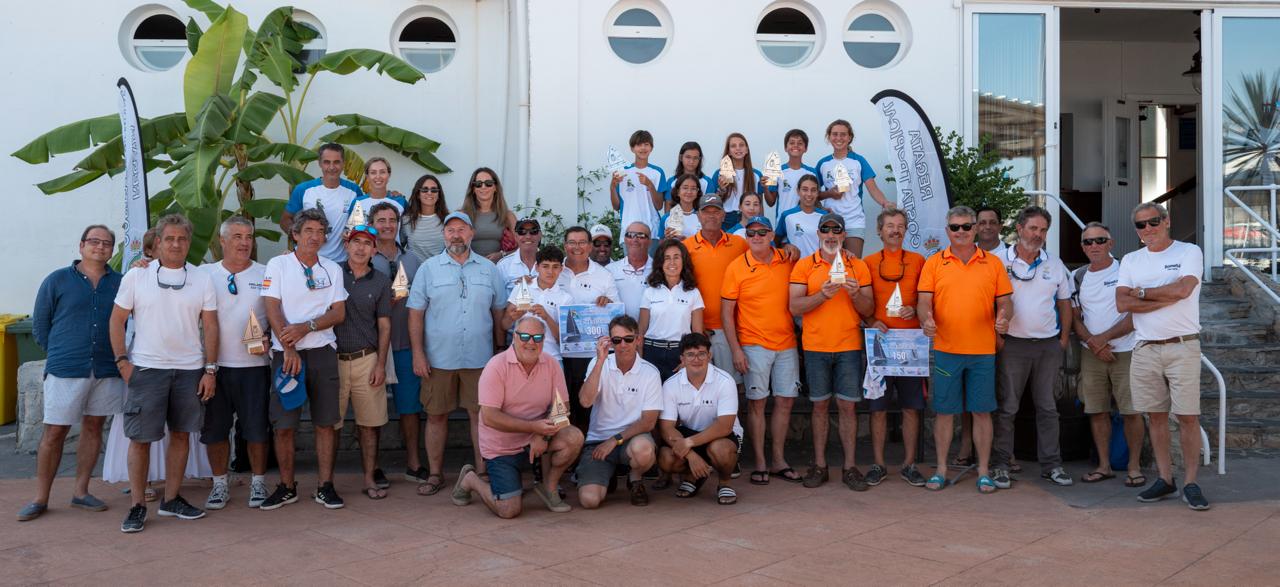 el-real-club-nautico-de-motril-corona-a-los-campeones-del-ix-trofeo-costa-tropical-de-vela