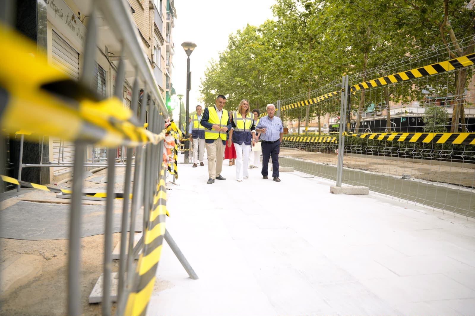 granada-la-remodelacion-de-la-avenida-don-bosco-alcanza-el-50-de-ejecucion-en-su-primer-tramo-y-entra-en-su-fase-mas-visible