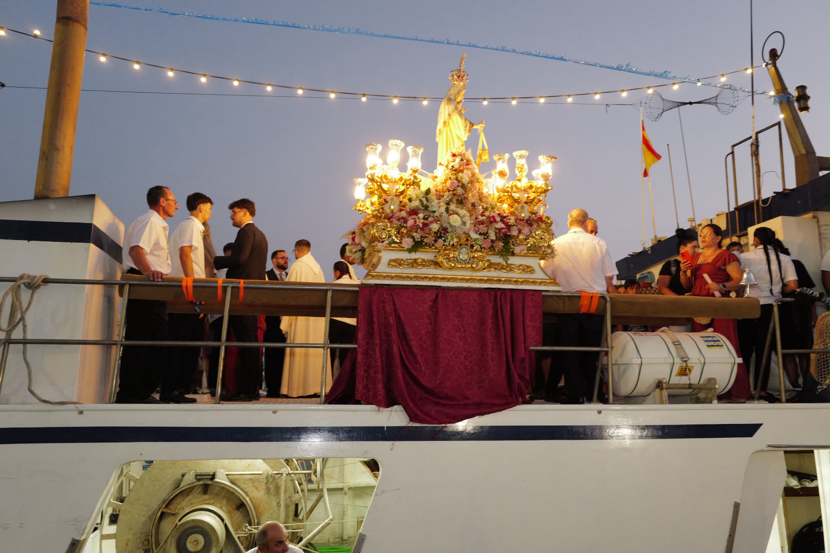 motril-la-virgen-del-carmen-vuelve-a-abrazar-el-mar-en-la-jornada-mas-emotiva-de-las-fiestas-de-el-varadero