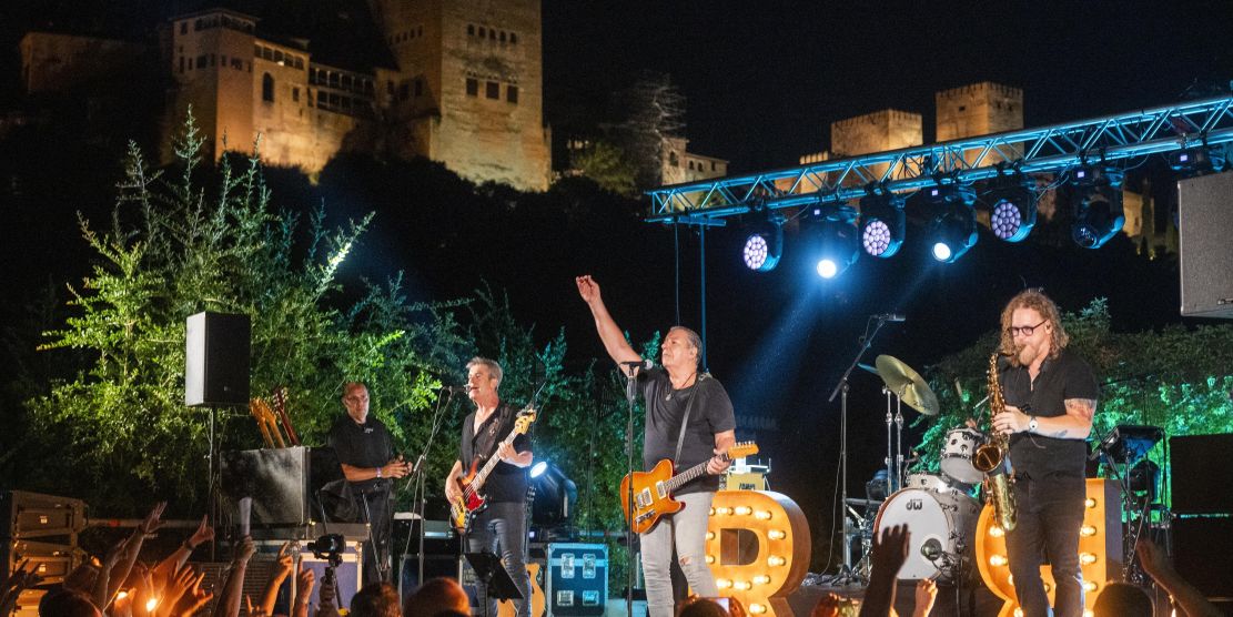 granada-revolver-abraza-sus-raices-en-una-noche-de-rock-bajo-la-alhambra