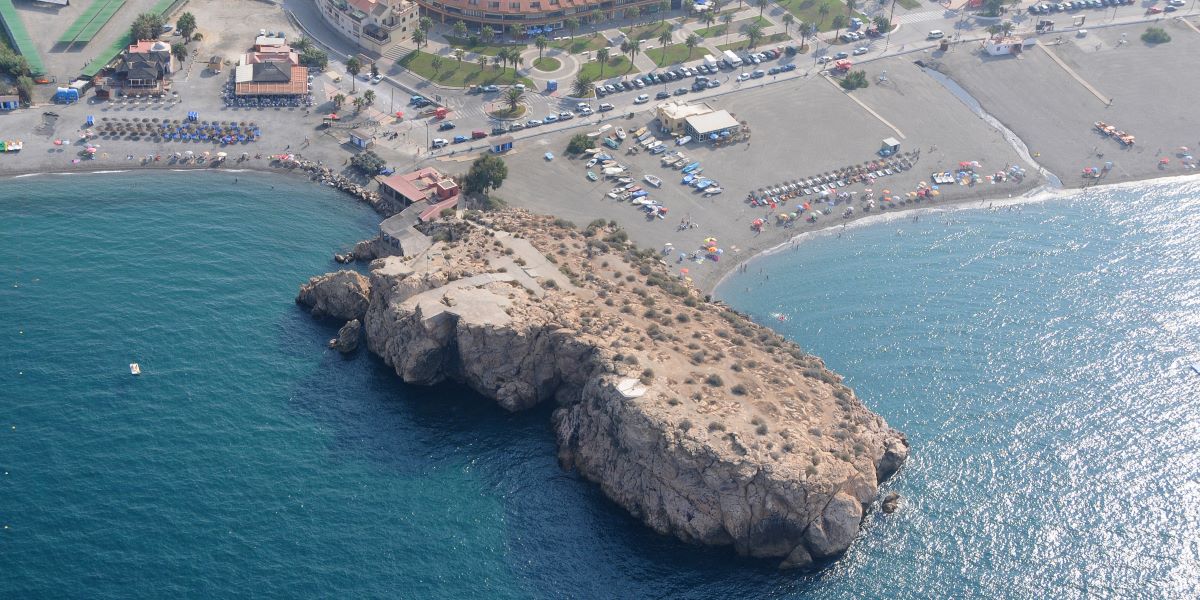 salobrena-en-la-playa-solo-tira-la-toalla-una-iniciativa-para-fomentar-el-cuidado-del-litoral-en-la-costa-tropical