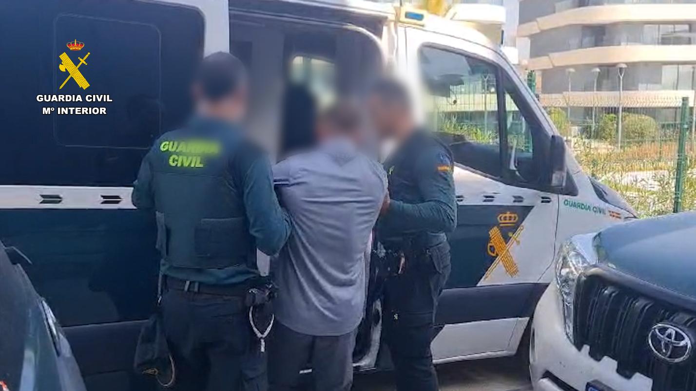 la-guardia-civil-pone-a-disposicion-judicial-a-una-mujer-por-estafa-mediante-el-metodo-del-falso-amigo