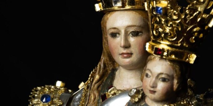 nuestra-senora-de-la-antigua-coronada-regresa-a-almunecar-tras-su-restauracion-y-a-tiempo-para-el-15-de-agosto