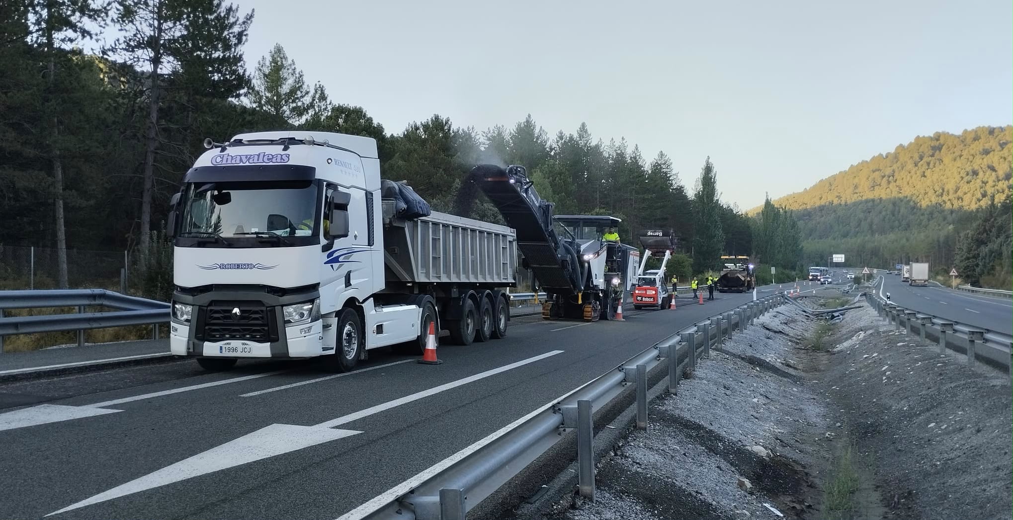 la-junta-inicia-el-asfaltado-de-48-kilometros-de-la-a-92-entre-el-puerto-de-la-mora-y-lachar-con-una-inversion-de-35-millones