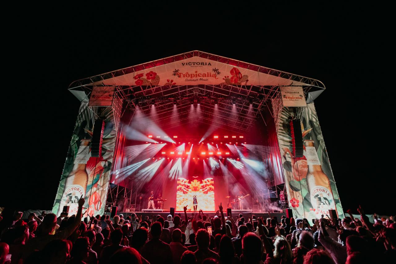 salobrena-tropicalia-summer-music-cierra-su-quinta-edicion-con-30-000-asistentes-y-se-consolida-como-una-de-las-grandes-citas-del-verano-en-la-costa-tropical