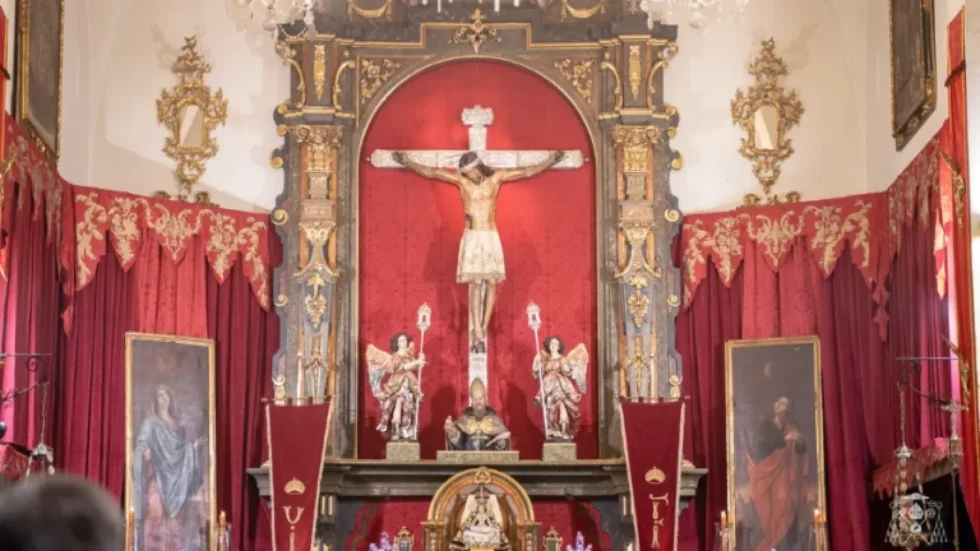 granada-sacara-en-rogativa-al-cristo-de-san-agustin-para-pedir-proteccion-ante-los-terremotos