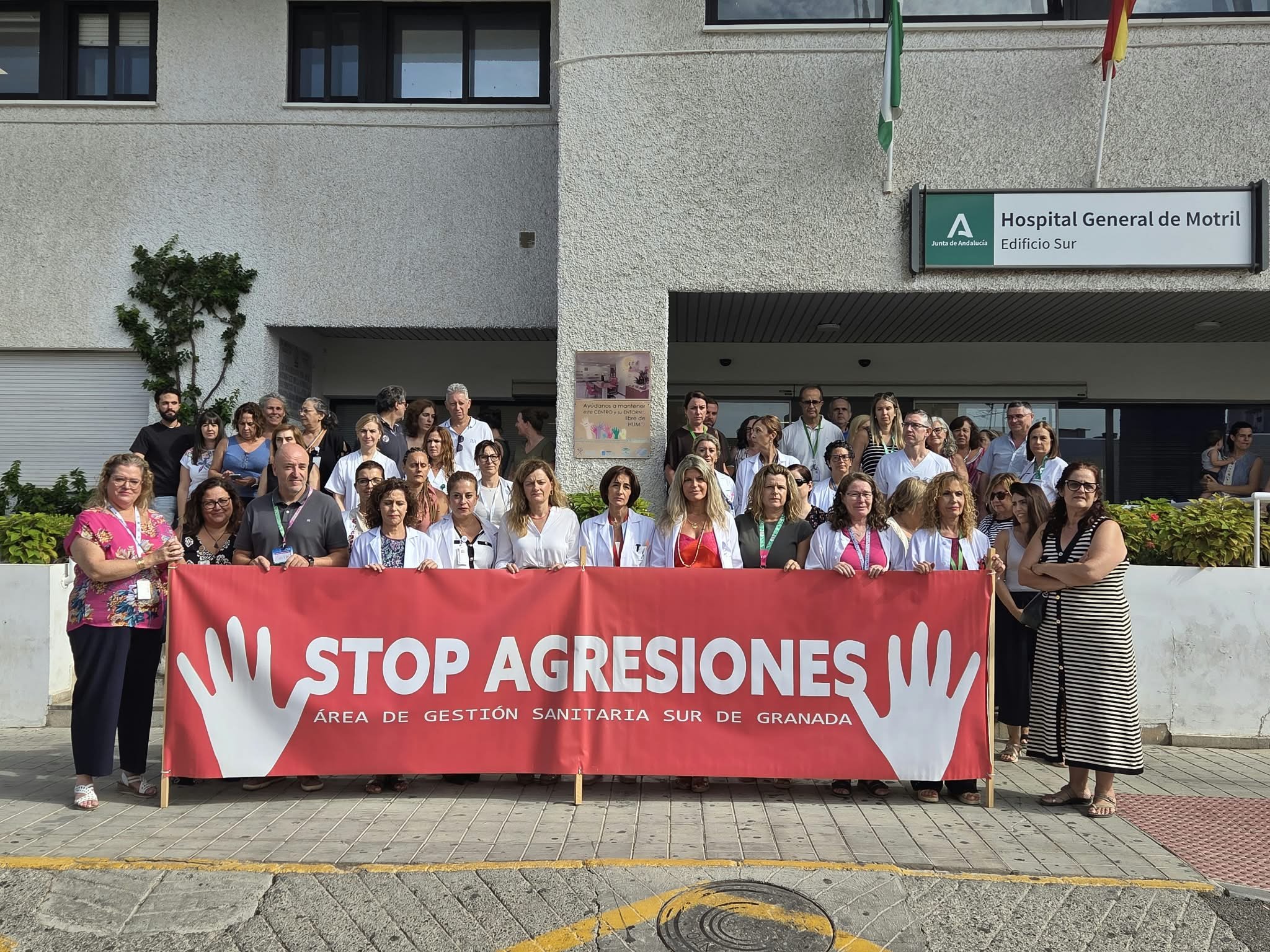 motril-los-sanitarios-alzan-la-voz-contra-la-violencia-tras-la-agresion-a-una-medica-del-hospital-santa-ana