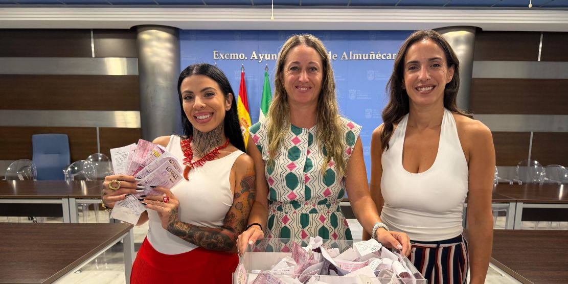 5-000-papeletas-y-30-comercios-impulsan-la-segunda-shopping-night-de-almunecar-con-3-000-euros-en-premios