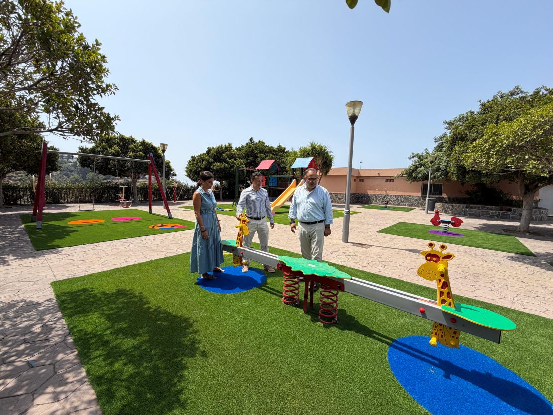 almunecar-la-renovacion-del-parque-de-las-maravillas-impulsa-el-plan-de-mejora-de-los-espacios-infantiles