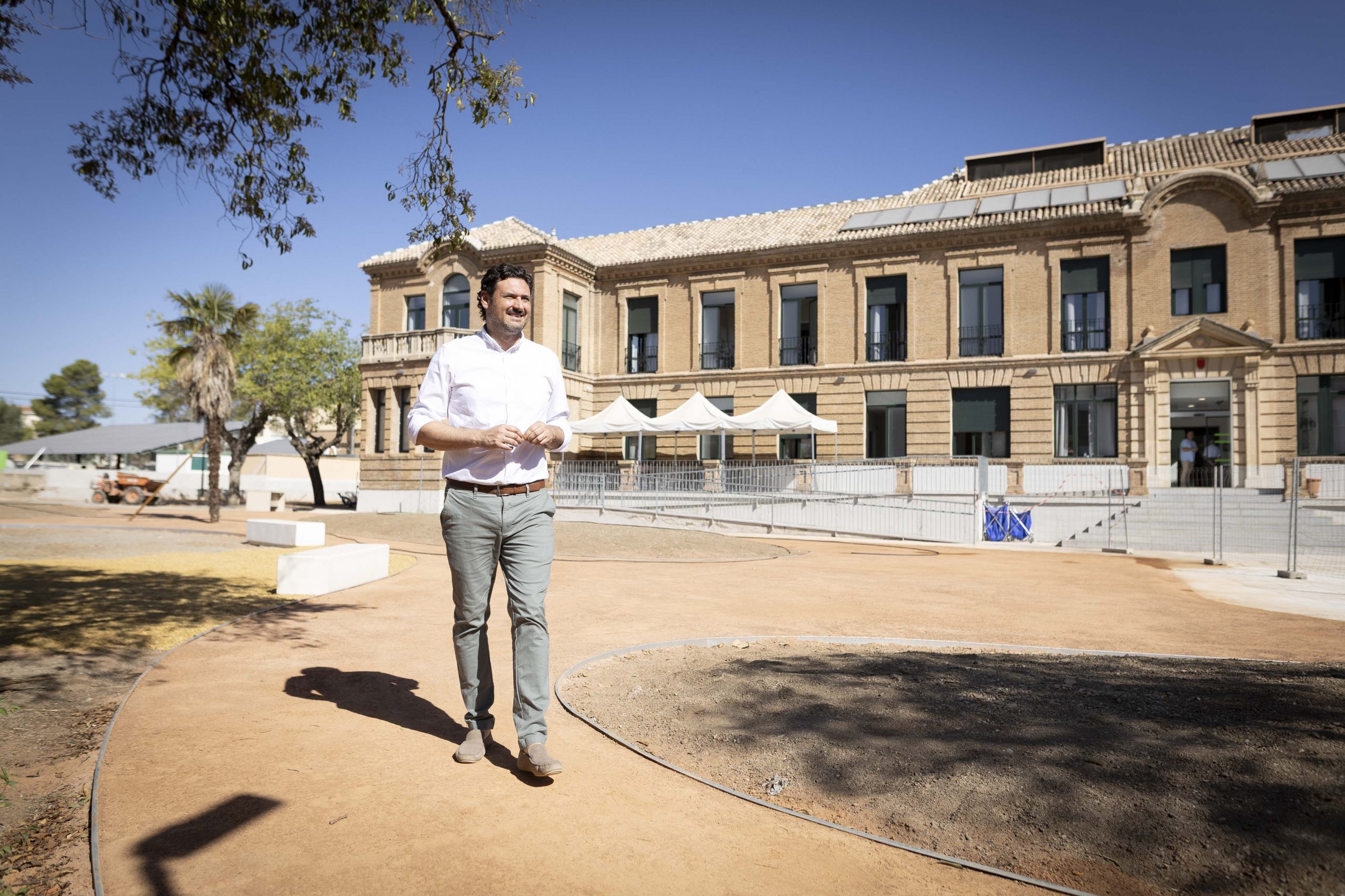 granada-la-diputacion-transforma-los-jardines-de-la-residencia-la-milagrosa-para-mejorar-el-bienestar-de-sus-usuarios
