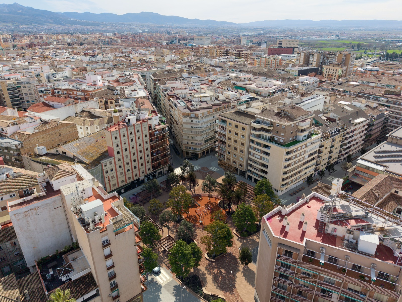 granada-plaza-de-gracia-afrontara-una-transformacion-integral-con-mas-zonas-verdes-juegos-infantiles-y-una-fuente-transitable