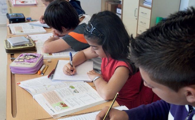 andalucia-destina-50-millones-a-la-gratuidad-de-libros-de-texto-con-mas-de-92-800-alumnos-beneficiados-en-granada