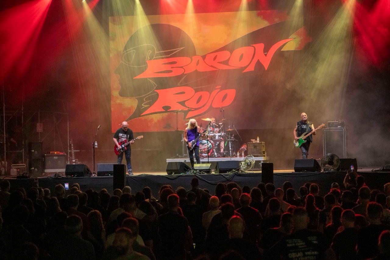 los-viejos-rockeros-nunca-mueren-salobrena-arde-con-una-historica-noche-de-rock-en-el-tropicalia-summer-music