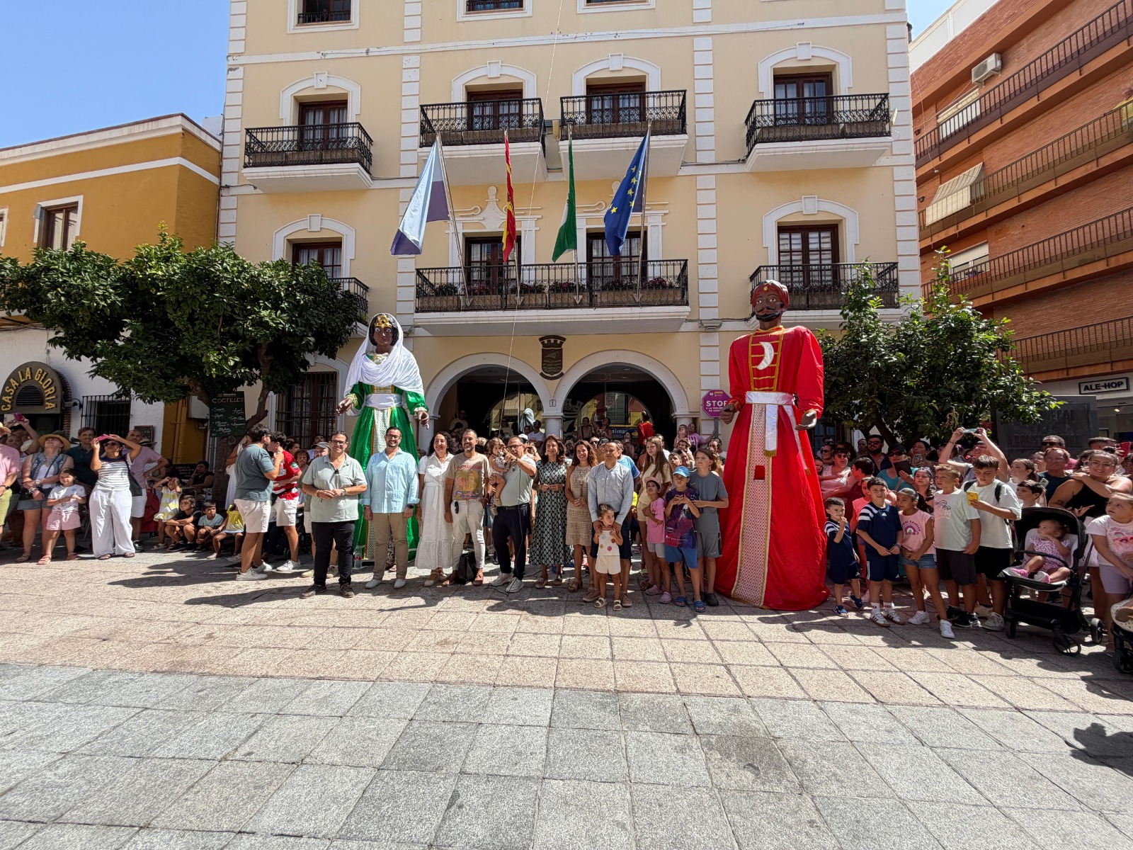 almunecar-el-arrebato-antonio-jose-y-rosa-lopez-protagonistas-de-las-fiestas-patronales