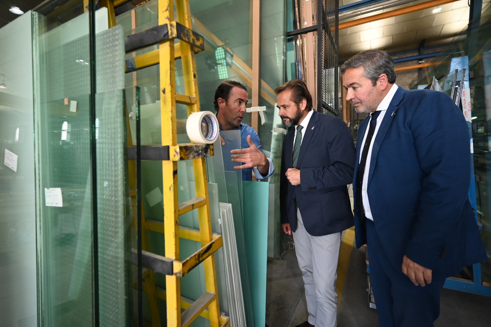 granada-da-el-salto-industrial-430-000-euros-para-convertir-a-cvglass-en-punta-de-lanza-del-vidrio-eficiente-y-la-construccion-sostenible
