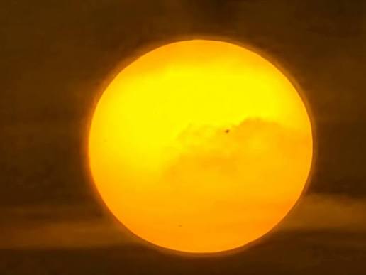 motril-activa-un-dispositivo-especial-ante-la-avalancha-prevista-para-ver-el-eclipse-desde-sus-playas