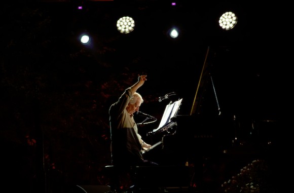 salobrena-wim-mertens-emociona-al-publico-y-clausura-con-exito-el-festival-tendencias