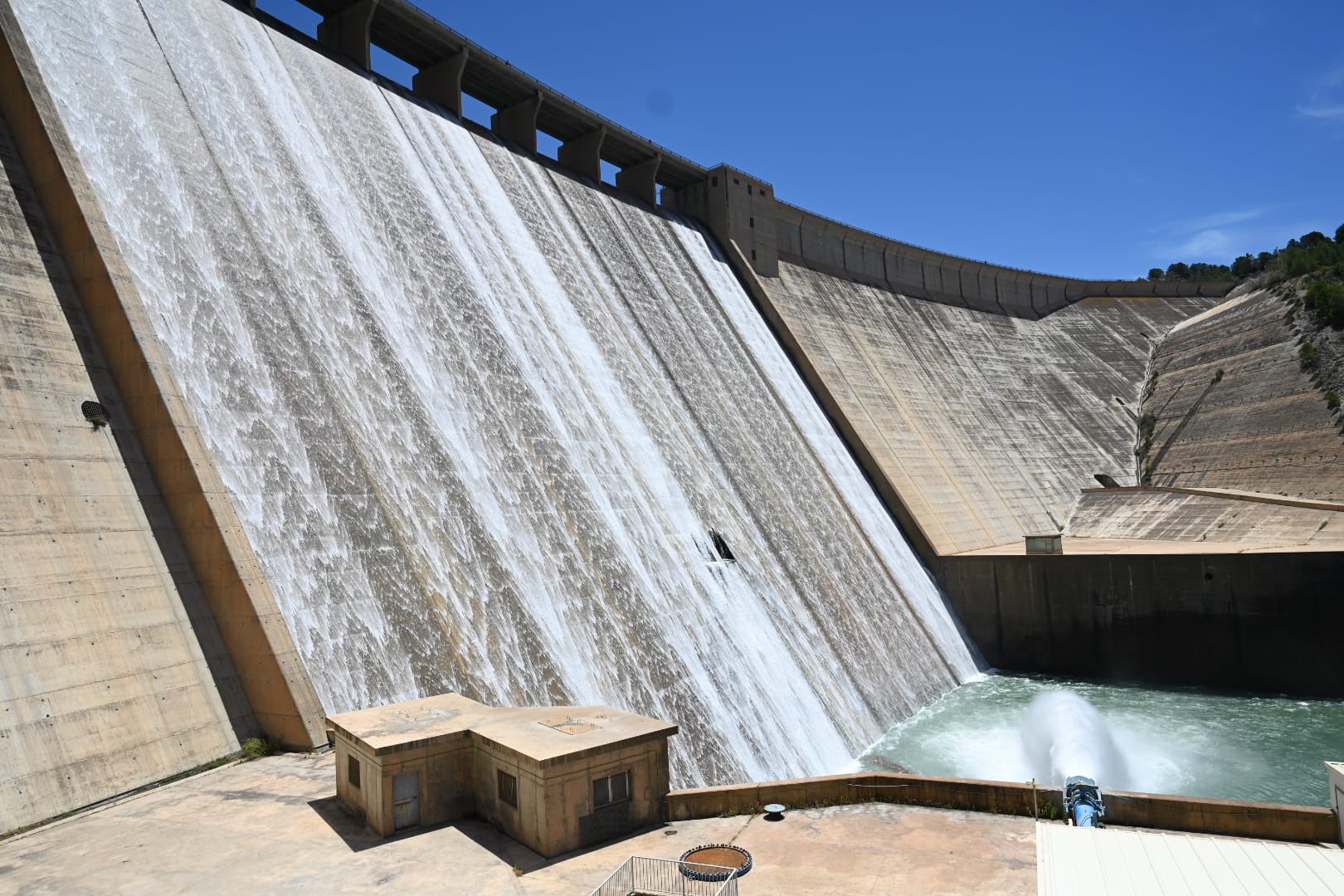 motril-el-gobierno-culmina-las-obras-del-desglosado-9-de-la-presa-de-rules-con-una-inversion-de-665-millones-para-garantizar-agua-y-riego-en-la-costa-tropical