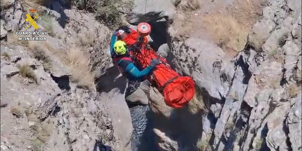 otivar-guejar-sierra-capileira-y-otros-8-pueblos-concentran-28-rescates-de-la-guardia-civil-este-verano