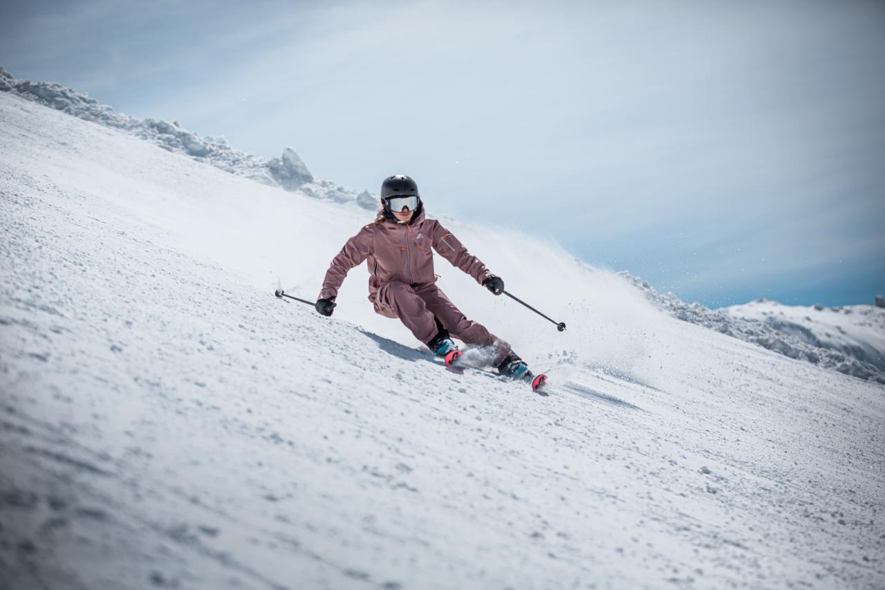 sierra-nevada-pone-en-marcha-su-pretemporada-con-un-20-de-descuento-y-mas-de-17-millones-de-euros-en-mejoras-para-el-invierno