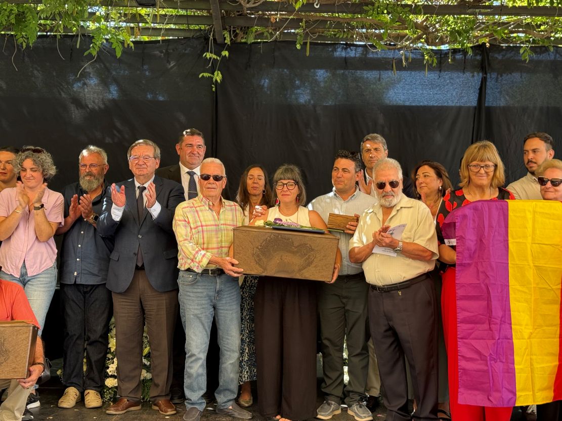 granada-el-barranco-de-viznar-entrega-a-sus-familias-los-restos-identificados-de-seis-victimas-de-la-represion-franquista